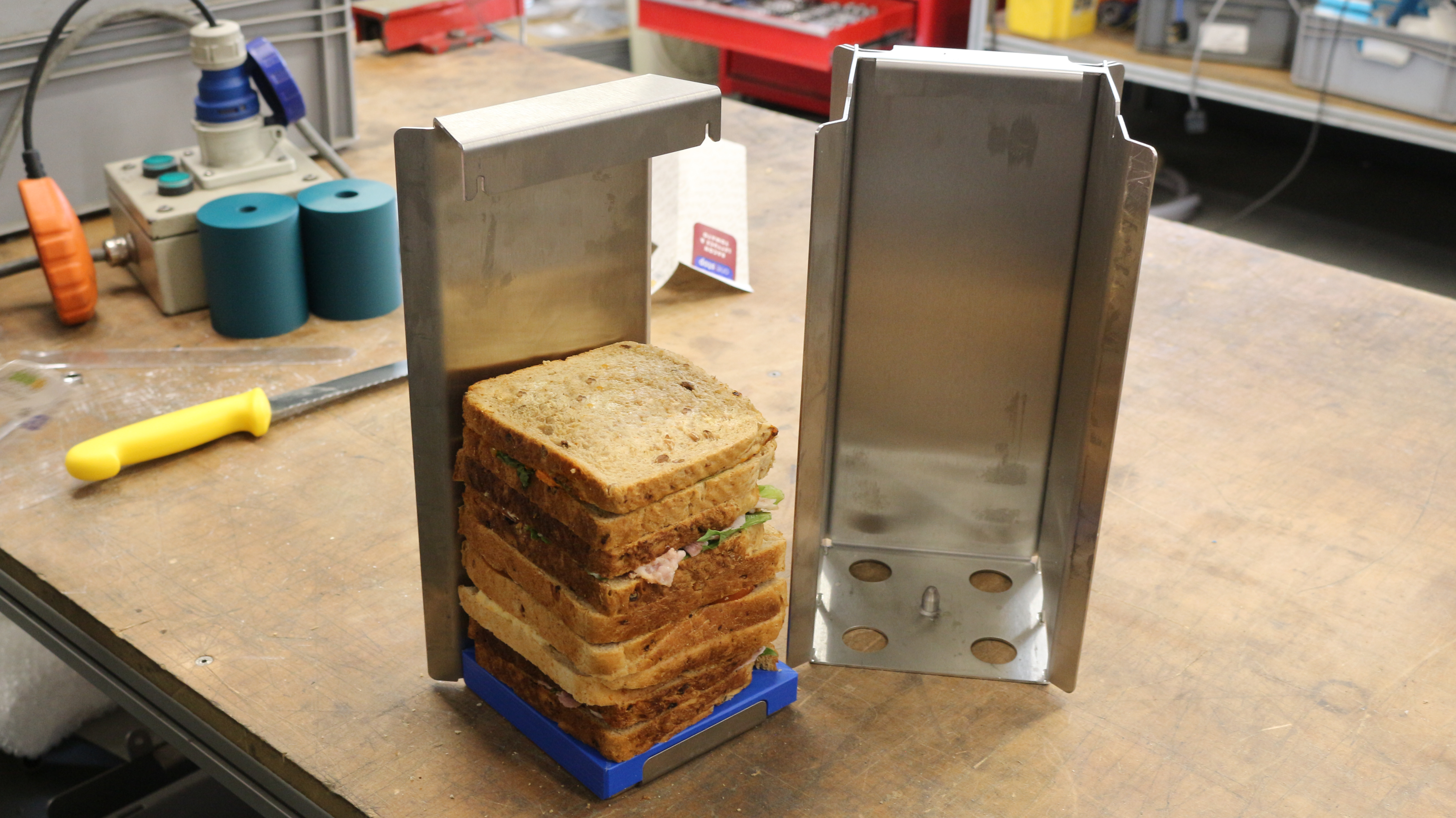 manual sandwich cutting jig